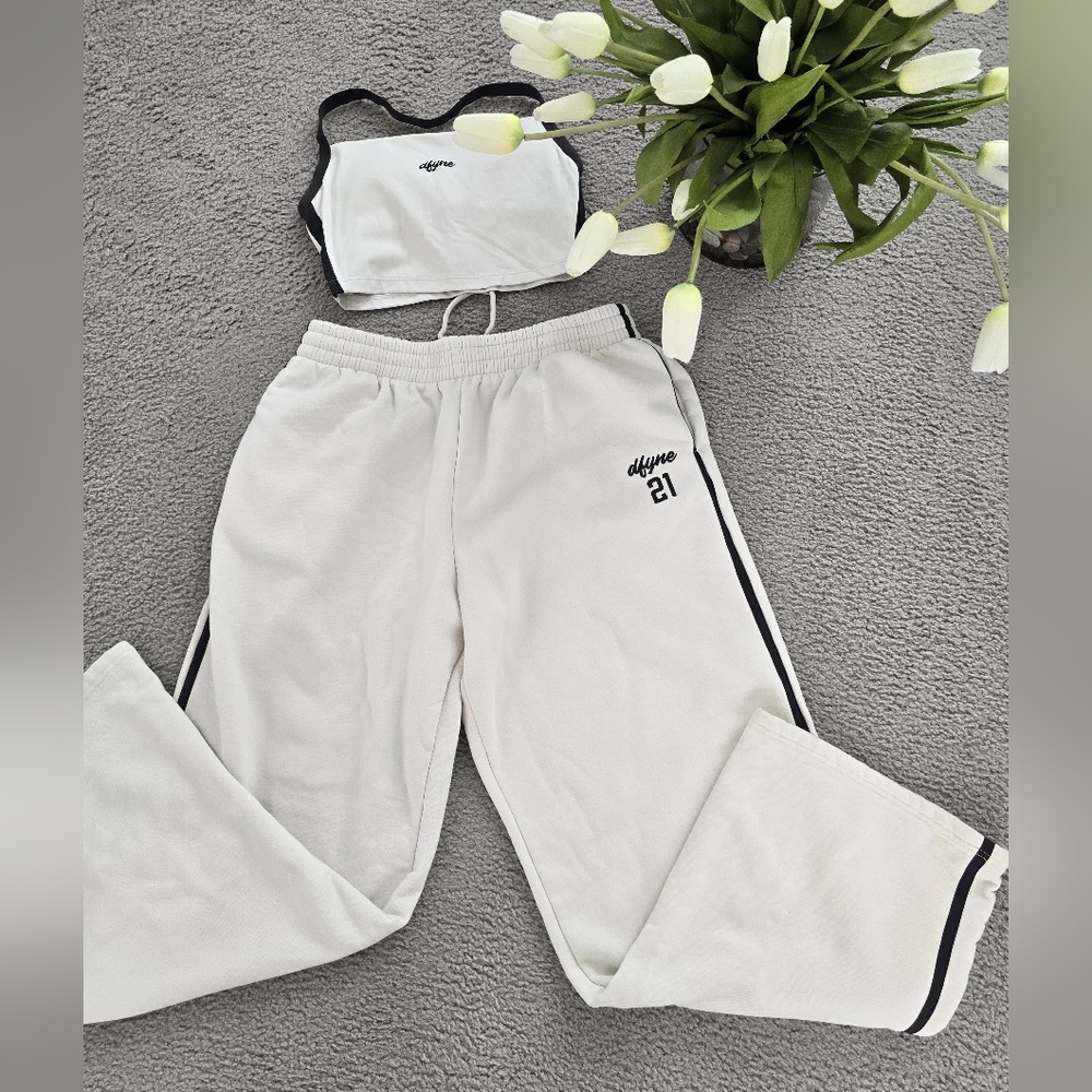 Dfyne 4th Anniversary Set Chalk (Authentic) π€ Pants Joggers And Top - Picture 10 of 17